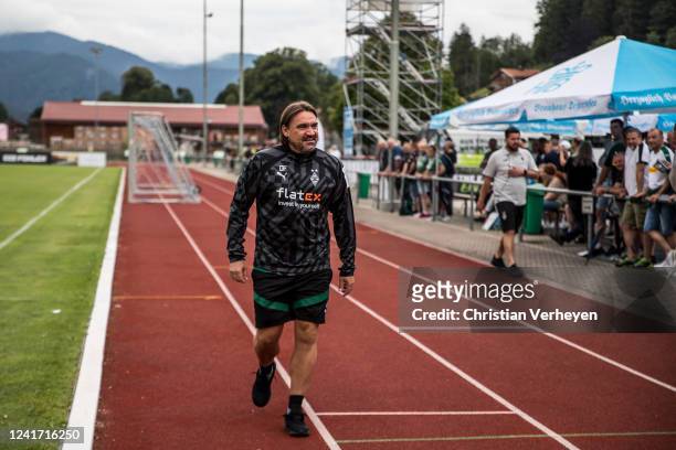 Head Coach Daniel Farke is seen during a Training session at the Training Camp of Borussia Moenchengladbach at the Tegernsee on July 05, 2022 in...