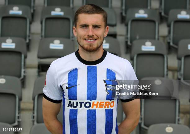 Jonjoe Kenny of Hertha BSC poses during the team presentation at Schenckendorffplatz on July 5, 2022 in Berlin, Germany.