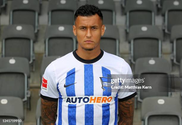 Davie Selke of Hertha BSC poses during the team presentation at Schenckendorffplatz on July 5, 2022 in Berlin, Germany.