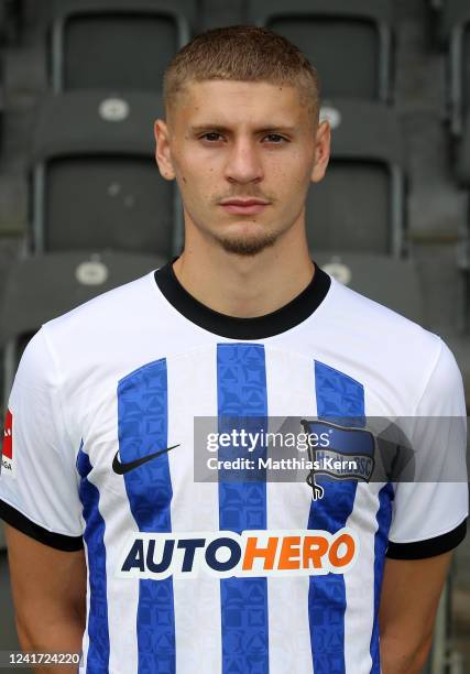 Marton Dardai of Hertha BSC poses during the team presentation at Schenckendorffplatz on July 5, 2022 in Berlin, Germany.