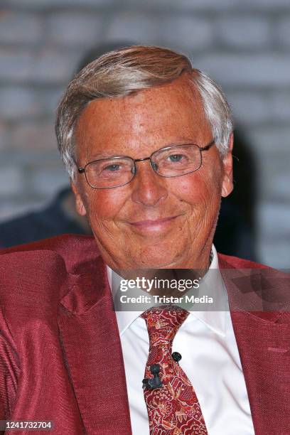 Wolfgang Bosbach during the "3nach9" talk show on July 1, 2022 in Bremen, Germany.