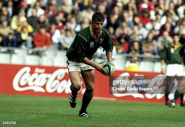 Bobby Skinstad of South Africa in action against England in the Rugby World Cup quarter-final match at the Stade de France in Paris. South Africa won...
