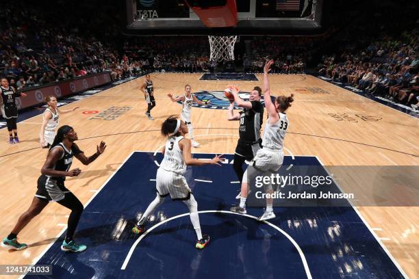 Jessica Shepard of the Minnesota Lynx drives to the basket against the Chicago Sky on July 6, 2022 at Target Center in Minneapolis, Minnesota. NOTE...
