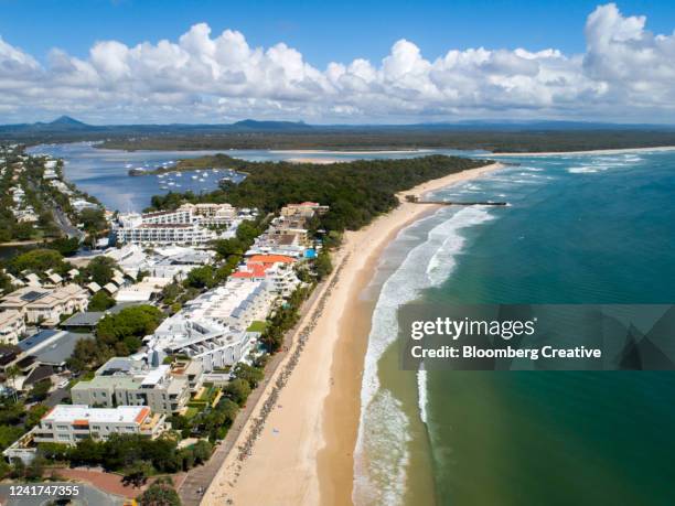 noosa main beach - north queensland stock pictures, royalty-free photos & images