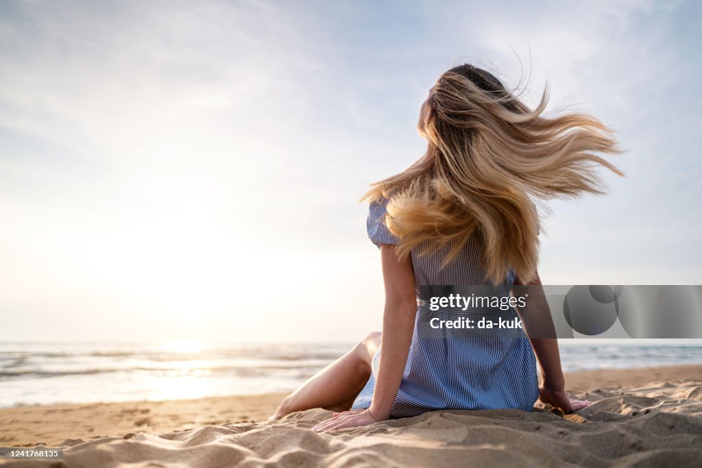 Inspirerende zonsondergang in de zomervakantie