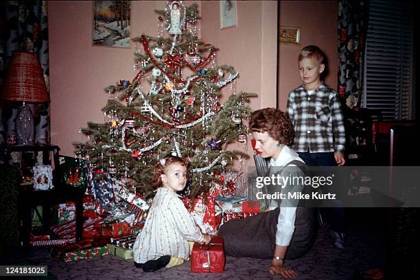 family christmas - retro christmas stock-fotos und bilder