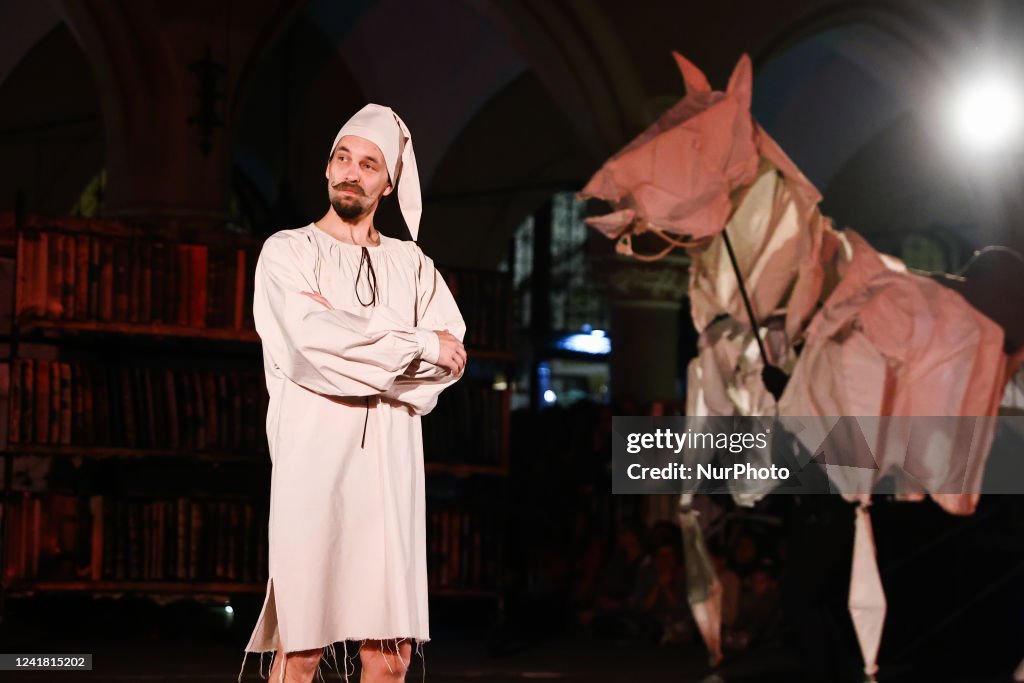 Hom Perform Actors of HoM Theatre perform 'Don Quixote' show at the Main Sqare ...