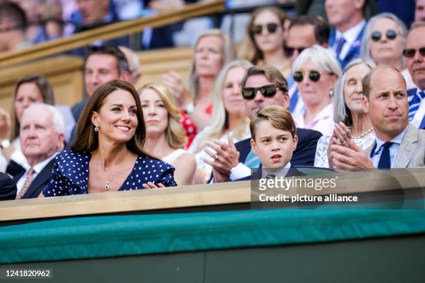 July 2022, Great Britain, London: Tennis: Grand Slam/ATP Tour - Wimbledon, Singles, Men, Final. Kate , Duchess of Cambridge, Prince George and Prince...