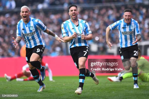 Gabriel Hauche of Racing Club celebrates after scoring the first goal of his team during a match between Racing Club and Independiente as part of...