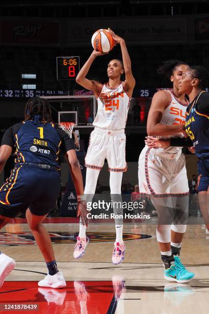 DeWanna Bonner of the Connecticut Sun shoots the ball during the game against the Indiana Fever on July 13, 2022 at Gainbridge Fieldhouse in...