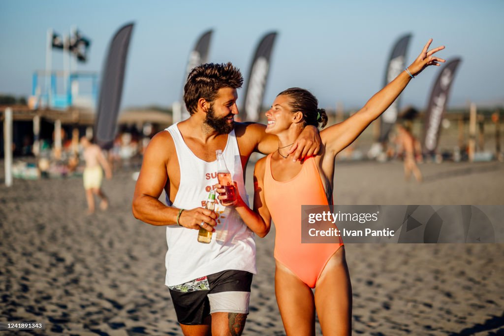 Pareja joven de vacaciones