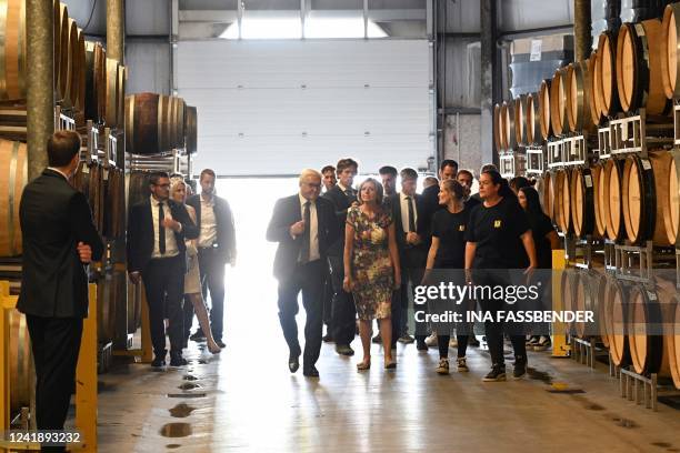 German President Frank-Walter Steinmeier and Rhineland-Palatinate's State Premier Malu Dreyer visit the vineyard Meyer-Nakel in Dernau,...