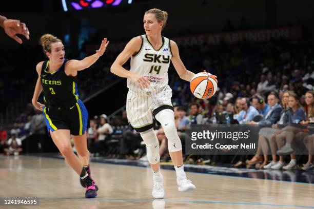 Allie Quigley of the Chicago Sky dribbles the ball during the game against the Dallas Wings on July 16, 2022 at the College Park Center in Arlington,...