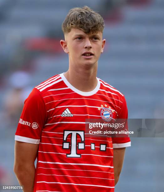 July 2022, Bavaria, Munich: Soccer: Bundesliga, team presentation and training FC Bayern at the Allianz Arena. Paul Wanner in action. Photo: Sven...