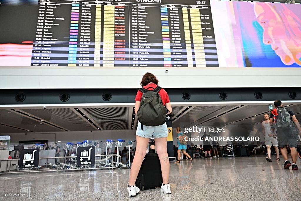 ITALY-STRIKE-AIRLINE-COMPANY