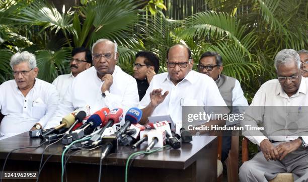 Leader Sharad Pawar along with other opposition party leaders announce opposition vice presidential candidate Margaret Alva during a press...