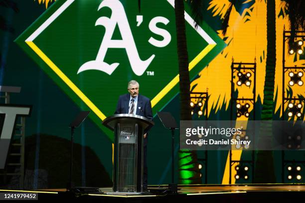 Club representative and Hall of Famer Rollie Fingers announces a draft pick for the Oakland Athletics during the 2022 Major League Baseball Draft at...