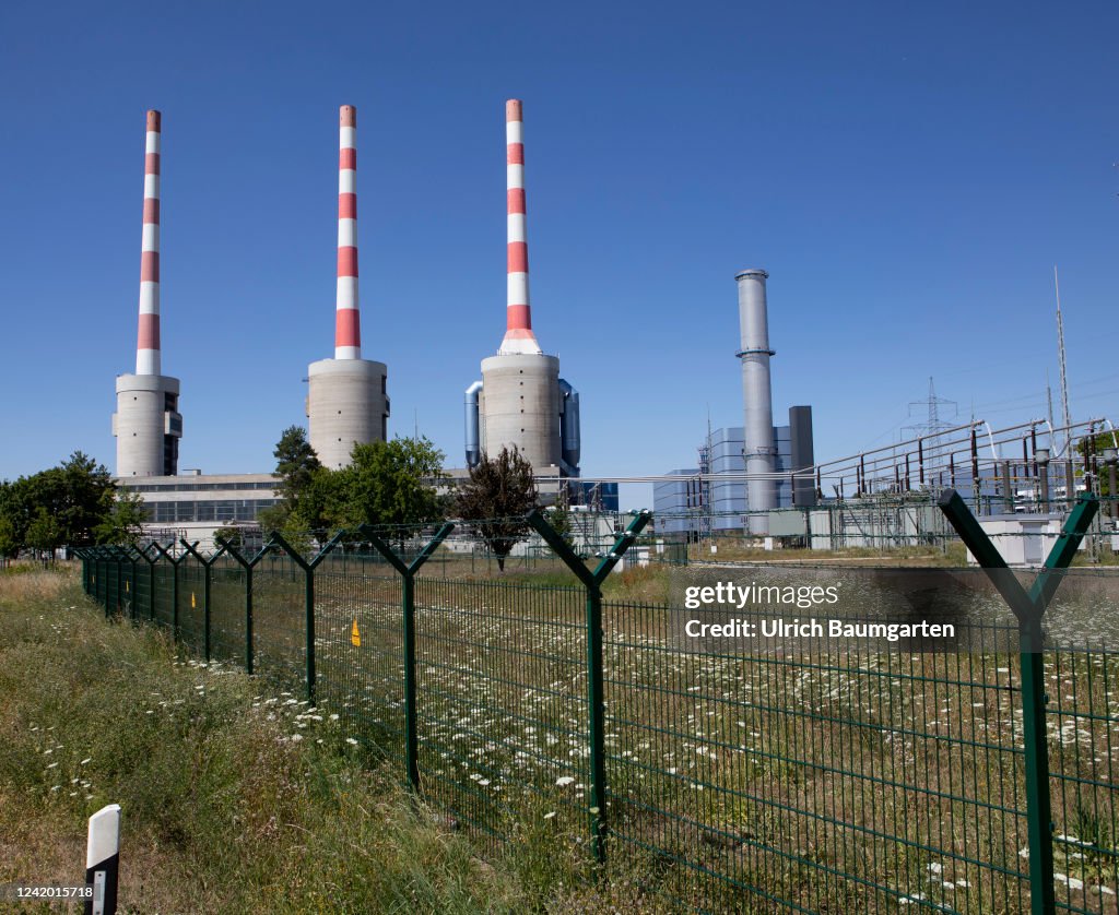 GAS TURBINE PLANT NEAR IRSCHING (BAVARIA).