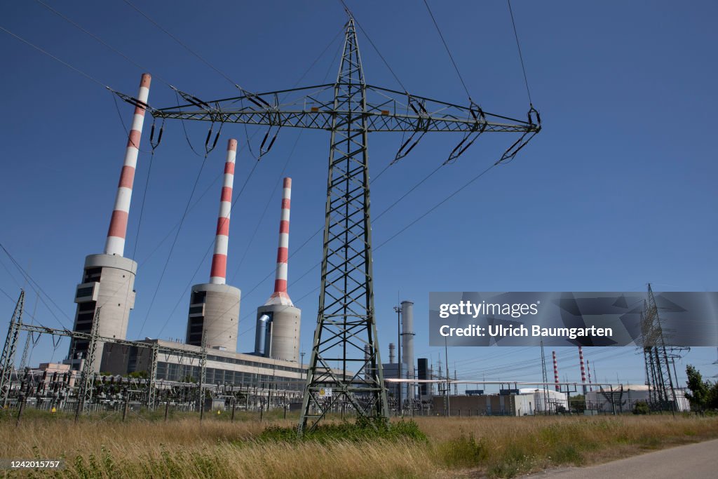 GAS TURBINE PLANT NEAR IRSCHING (BAVARIA).