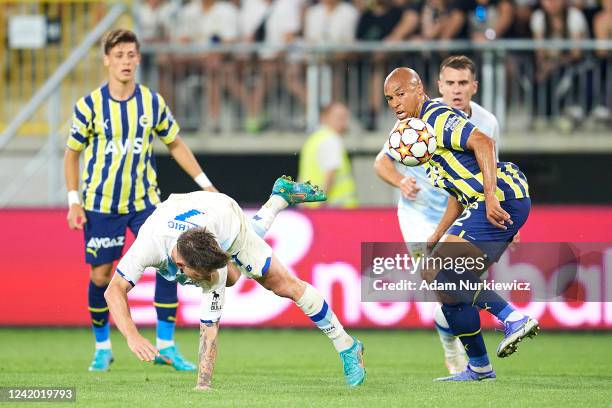 Marcel Tisserand of Fenerbahce fights for the ball with Benjamin Verbic of Dynamo Kiev during the UEFA Champions League Second Qualifying Round First...