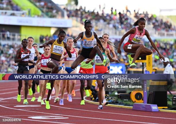 Oregon , United States - 20 July 2022; A general view of the field during the Women's 3000m Steeplechase Final during day six of the World Athletics...