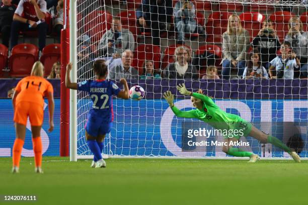 Eve Perisset of France scores from the penalty spot during the UEFA Women's Euro England 2022 Quarter Final match between France and Netherlands at...