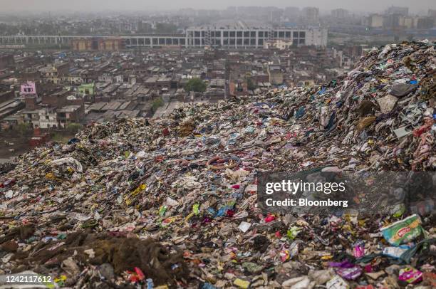 Garbage In India Landfill India Photos and Premium High Res Pictures - Getty Images