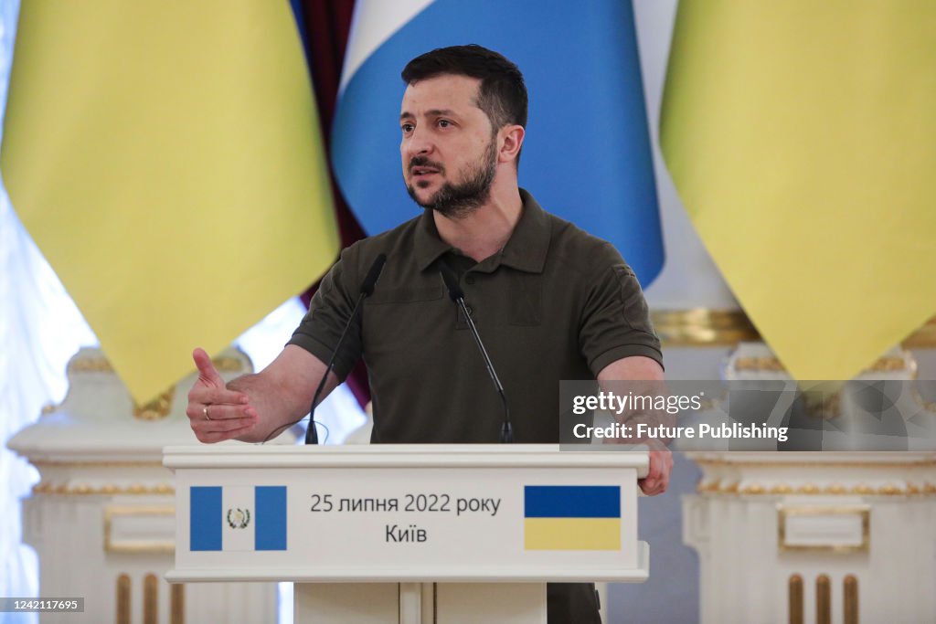 Briefing of Ukrainian and Guatemalan President in Kyiv