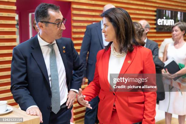 July 2022, Bavaria, Nuremberg: Federal Minister of Agriculture Cem Özdemir and Michaela Kaniber , Minister of State for Food, Agriculture and...