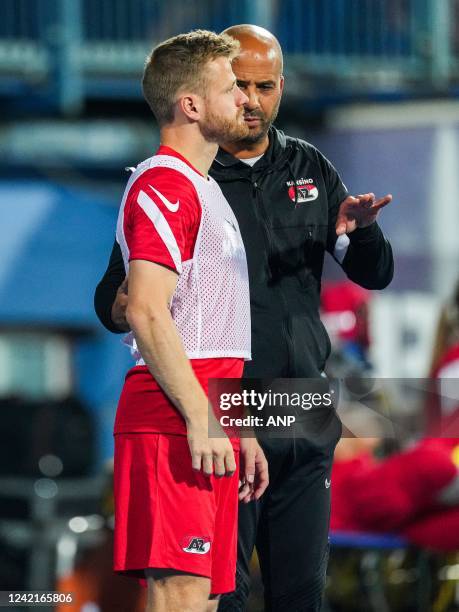 Fredrik Midtsjo of AZ Alkmaar, AZ Alkmaar coach Pascal Jansen during the second qualifying round of the Conference League match between FK Tuzla City...