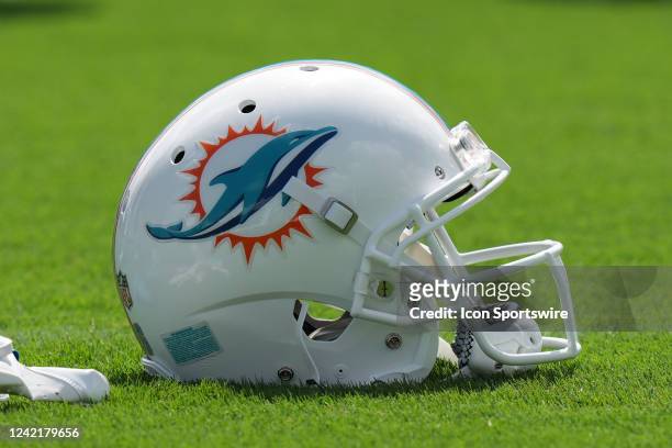 dolphins helmets 2022
