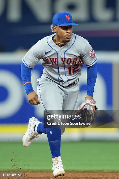 New York Mets shortstop Francisco Lindor runs to cover second base ...