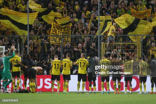 Mats Hummels of Borussia Dortmund, Marco Reus of Borussia Dortmund, Nico Schlotterbeck of Borussia Dortmund, Marius Wolf of Borussia Dortmund, Emre...