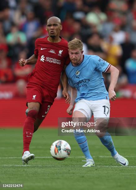 Fabinho of Liverpool tangles with Kevin De Bruyne of Manchester City during the The FA Community Shield at The King Power Stadium on July 30, 2022 in...