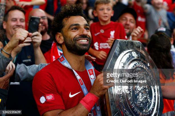 Leicester, United Kingdom Liverpool's Mohamed Salah with Trophy after The FA Community Shield match between Manchester City against Liverpool at King...