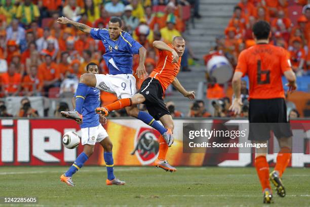 Holland John Heitinga , Brazil Luis Fabiano , Robinho during the World Cup match between Holland v Brazil on July 2, 2010