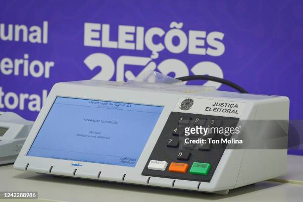 Detail of a voting machine displayed for Technicians assigned by the Minister of Defense to observe them at the Superior Electorial Tribunal on...