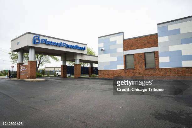The Planned Parenthood Fairview Heights Health Center, an abortion clinic a few miles from the Missouri border in Fairview Heights, Illinois, on May...