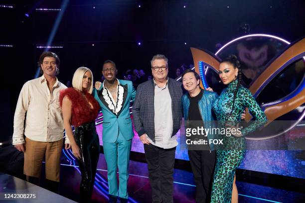 Robin Thicke, Jenny McCarthy, Nick Cannon, guest judge Eric Stonestreet, Ken Jeong and Nicole Scherzinger in THE MASKED SINGER episode airing Wed....
