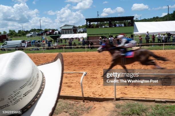 Bush Track Racing Quarter Horse Race Photos and Premium High Res Pictures - Getty Images