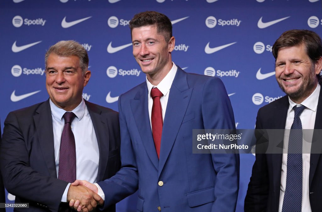 Robert Lewandowski, with the president of FC Barcelona, Joan Laporta