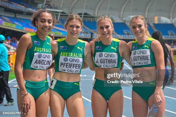 Txai Anglin, Annie Pfeiffer, Jasmin Guthrie and Isabella Guthrie of Team Australia pose in the Women's 4x400m round on day five of the World...