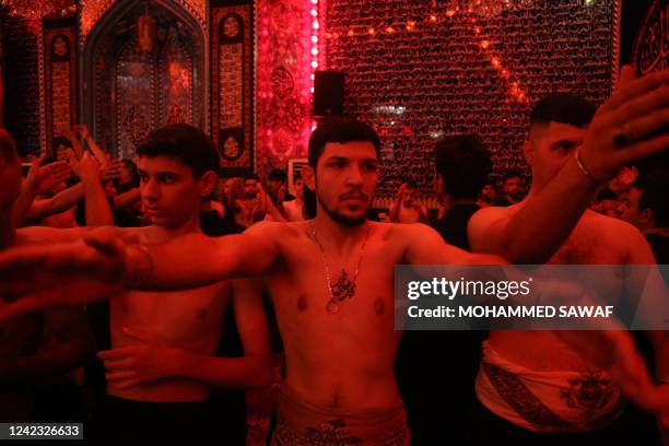 Islamic Mourning Rituals 14,711 Mourning Of Muharram Stock Photos, High-Res Pictures, and Images ...