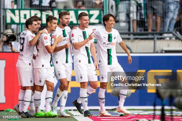 The team celebrates the goal of Nico Elvedi during the Bundesliga match between Borussia Moenchengladbach and TSG Hoffenheim at Borussia-Park on...