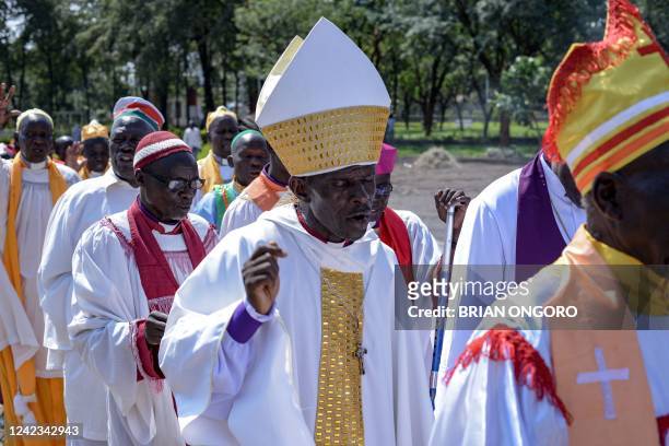Leaders of local churches pray during inter-denominational prayers on the streets of Kisumu, western Kenya on August 6th, 2022 for victory of Azimio...