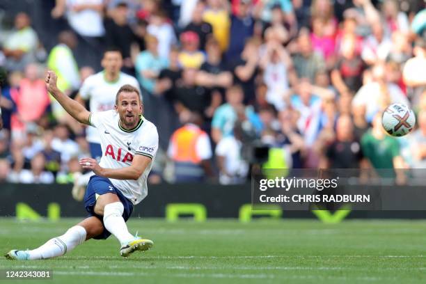 Tottenham Hotspur's English striker Harry Kane has an unsuccessful shot during the English Premier League football match between Tottenham Hotspur...