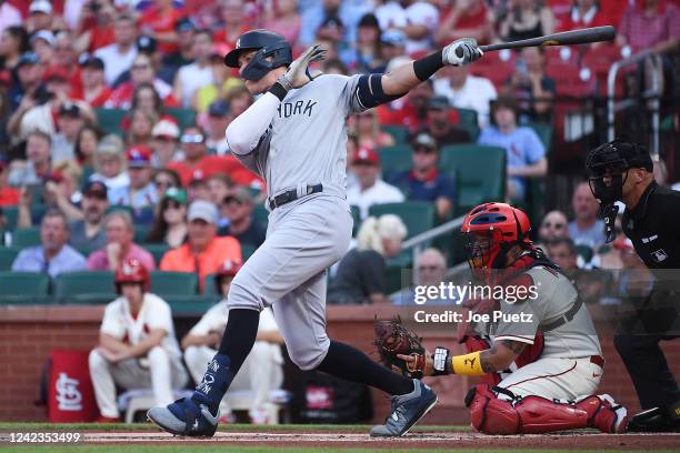 Aaron Judge of the New York Yankees hits a single against the St. Louis Cardinals in the first inning at Busch Stadium on August 6, 2022 in St....