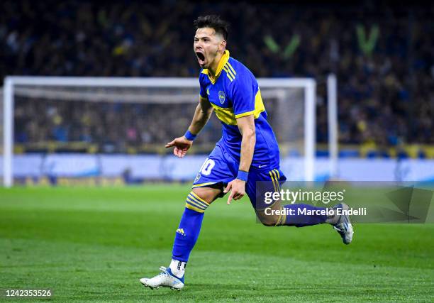 Oscar Romero of Boca Juniors celebrates after scoring the first goal of his team during a match between Boca Juniors and Platense as part of Liga...