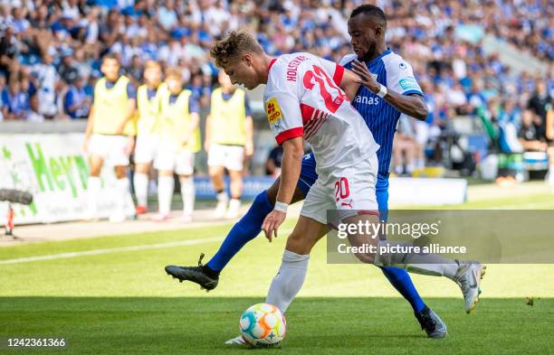 August 2022, Saxony-Anhalt, Magdeburg: Soccer: 2nd Bundesliga, 1. FC Magdeburg - Holstein Kiel, Matchday 3, MDCC-Arena. Fiete Arp of Holstein Kiel...