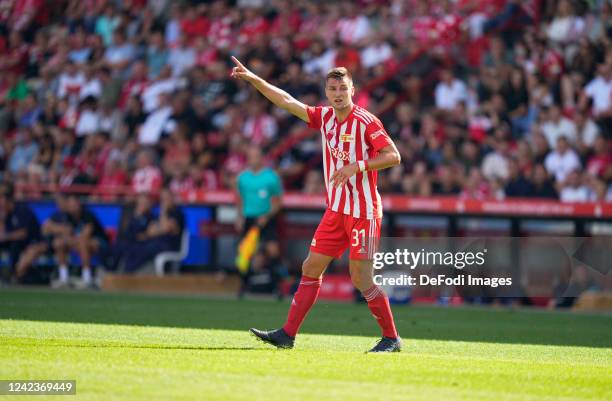 Robin Knoche of 1. FC Union Berlin looks on during the Bundesliga match between 1. FC Union Berlin and Hertha BSC at Stadion an der alten Försterei...